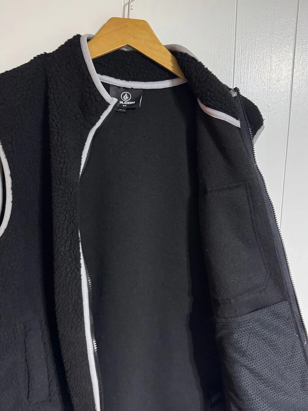 Volcom Black Fleece Vest Full Zip Sherpa Cozy Business Casual